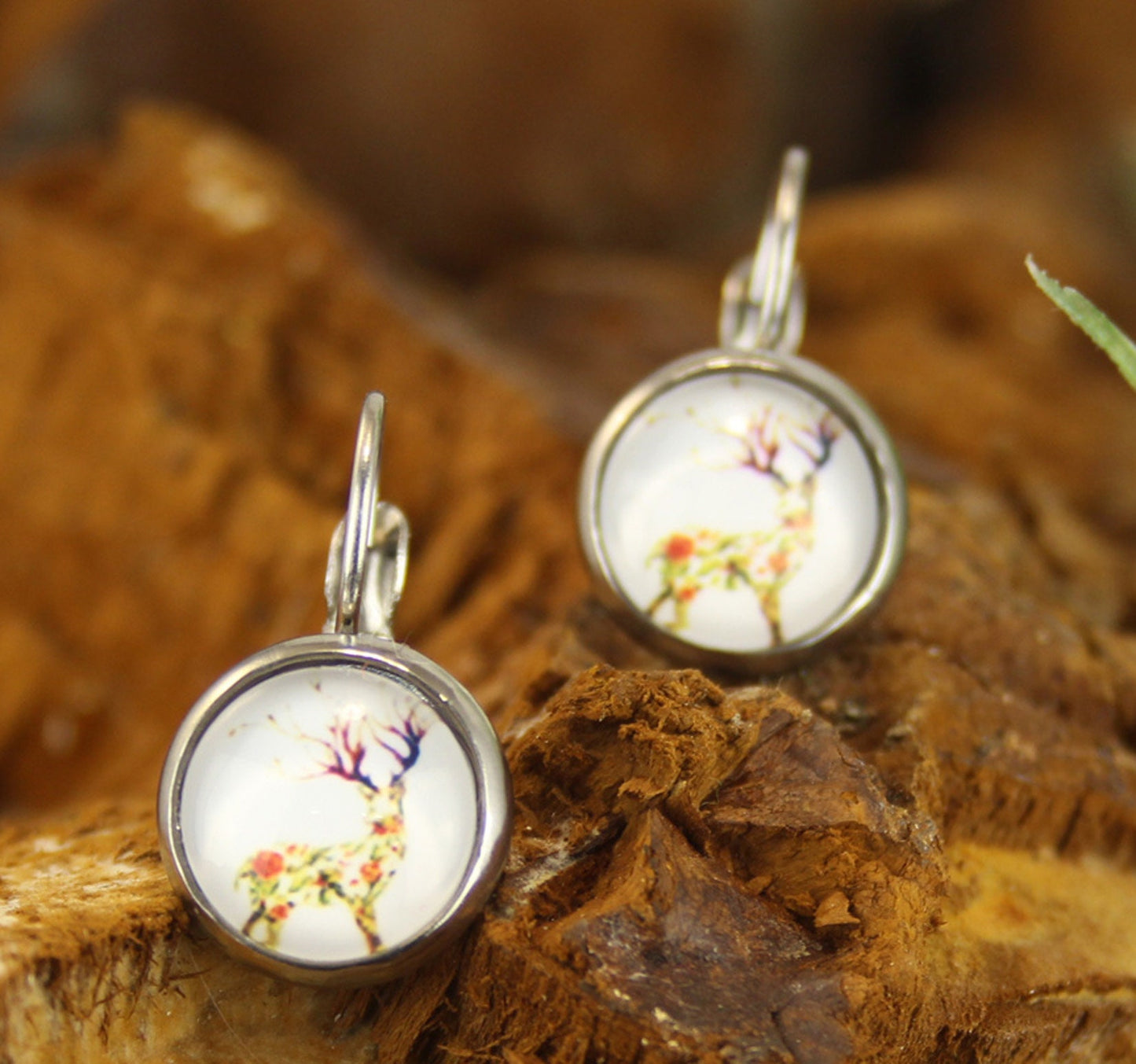 Edelstahl Ohrhänger mit Hirsch-Motiv – Modernes Design für Winterlooks