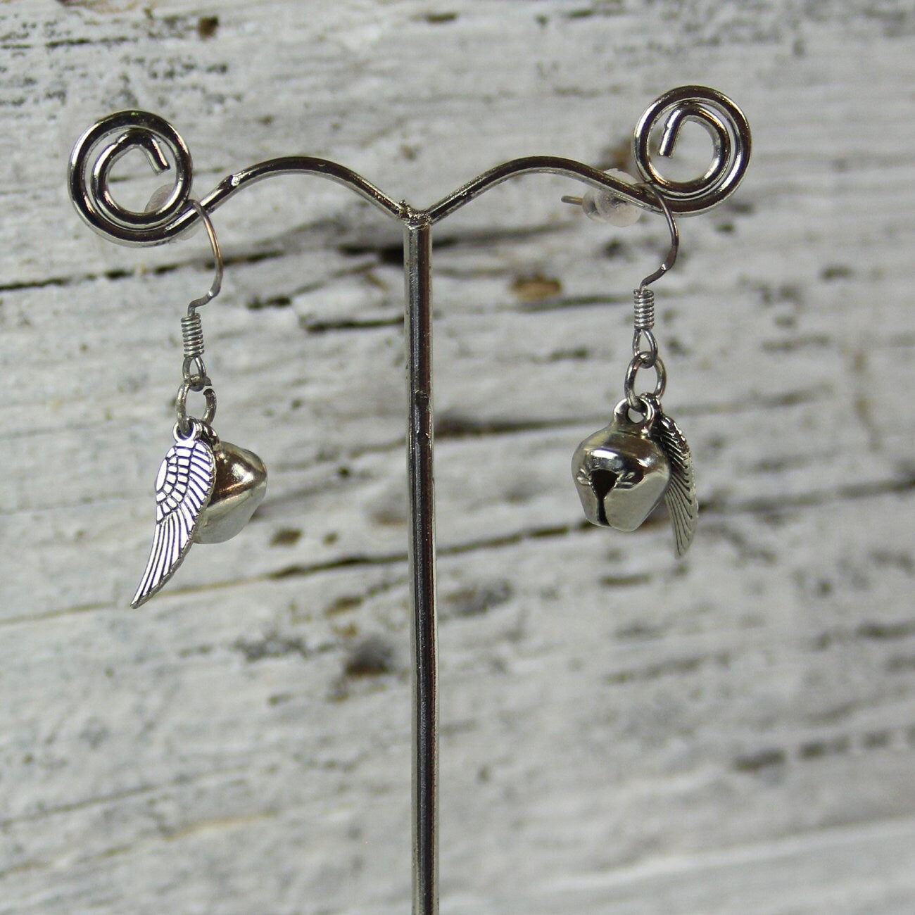 Engelsrufer Ohrringe mit Glöckchen und Flügel – Himmlischer Schmuck