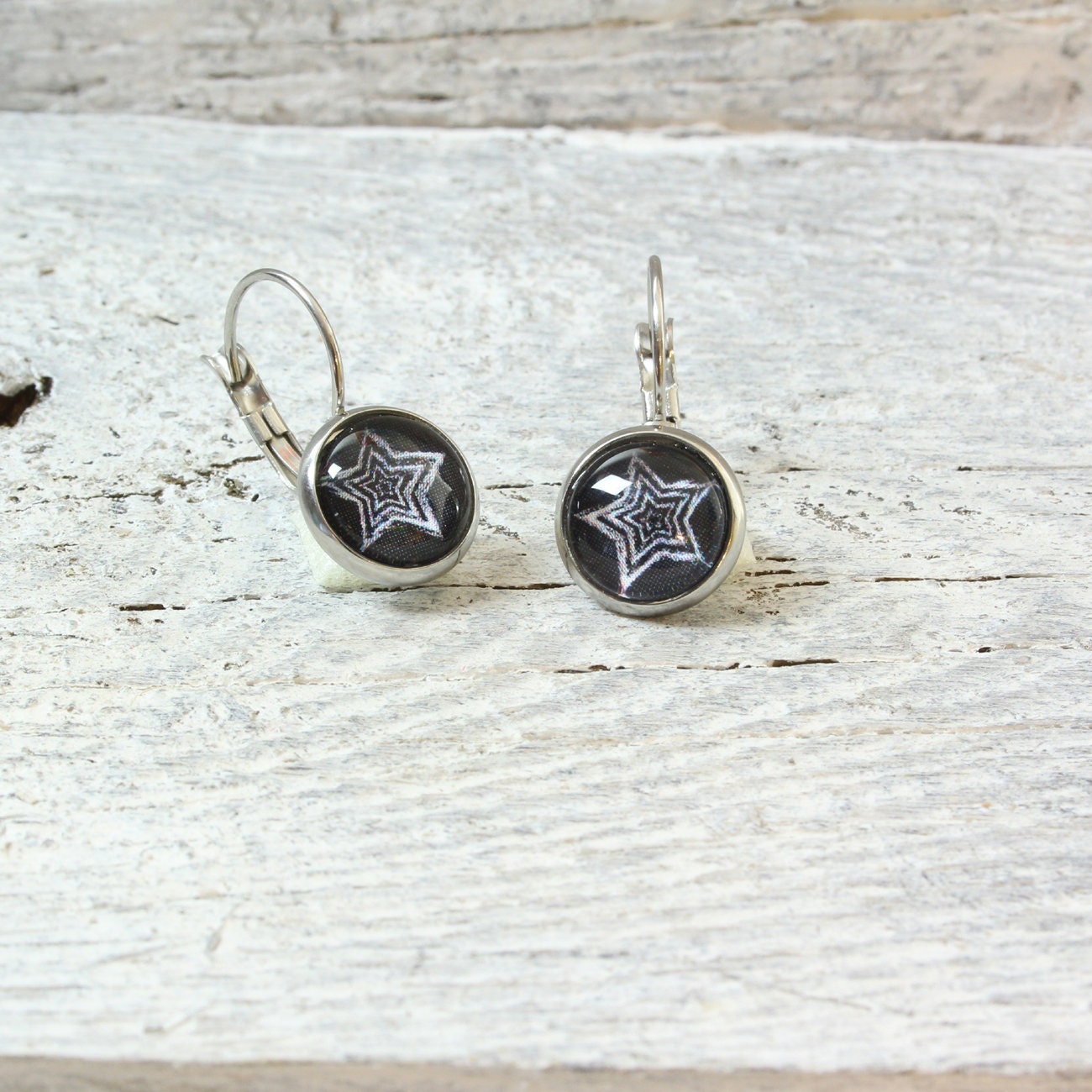 Edelstahl Ohrhänger mit Sternen – Handmade Ohrringe in Schwarz-Weiß