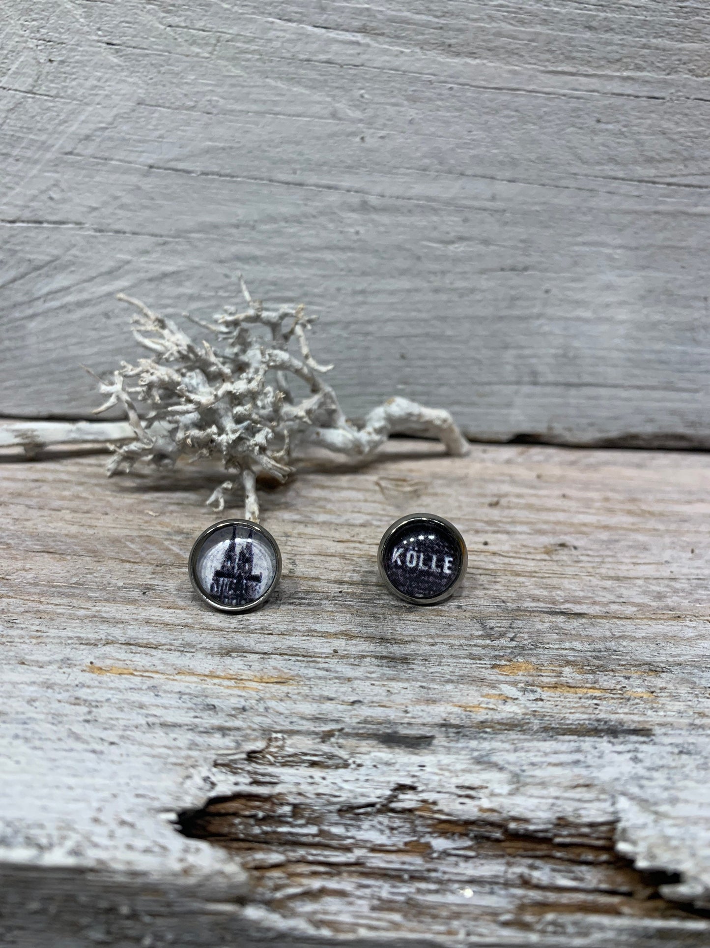 Ohrringe Kölner Dom in Schwarz-Weiß – Elegante Ohrstecker für jeden Anlass