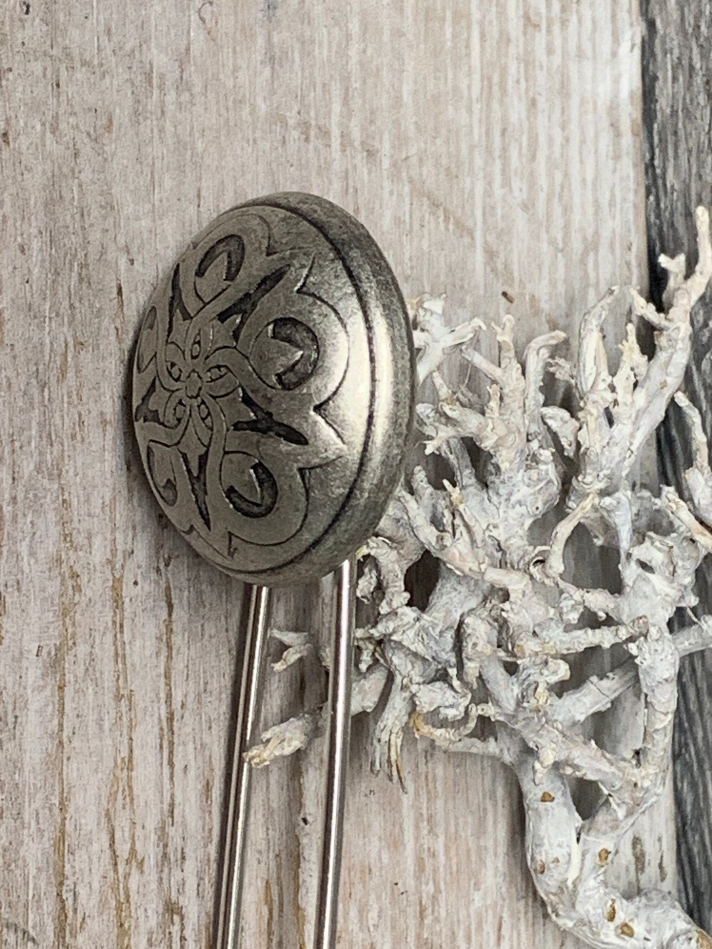 Ponchonadel Brosche Altsilber Keltisch – Handgefertigte Kiltnadel mit Blumenstern